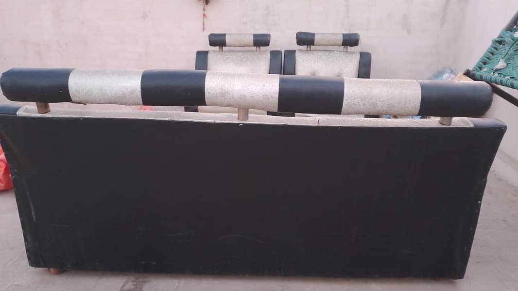 ایک عدد صوفہ سیٹ استعمال شدہ 5