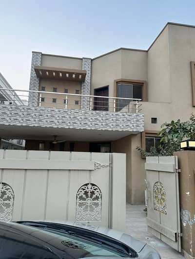 1 kanal Used house Jasmine Block Bahria town lahore