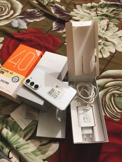 tecno spark 40 pro plus 8+8 256 GB WhatsApp +92326+990+5123