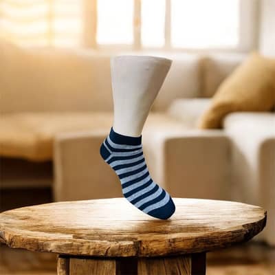 Sporty Striped Men’s Ankle Socks – Breathable, Lightweight Fit