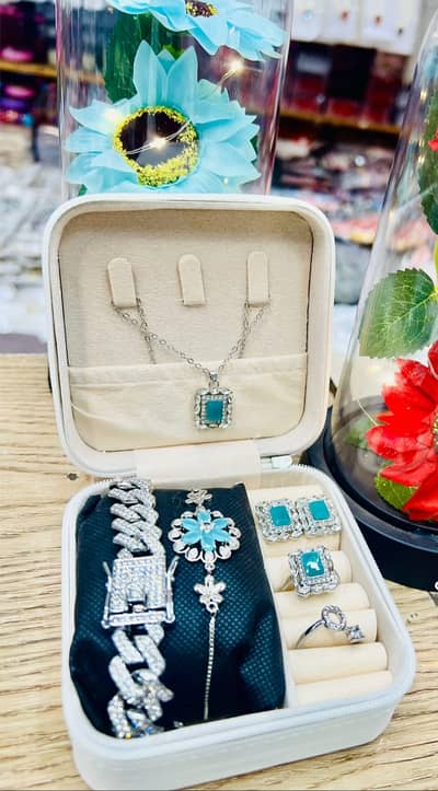 • All-in-One Jewelry Set | Stylish Watch & Matching Accessories