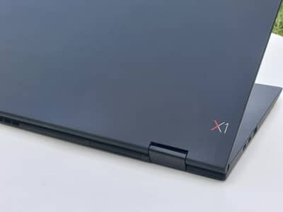 Lenovo x1 yoga core i7 8th gen 16gb ram 256 gb ssd 2k touch screen 360