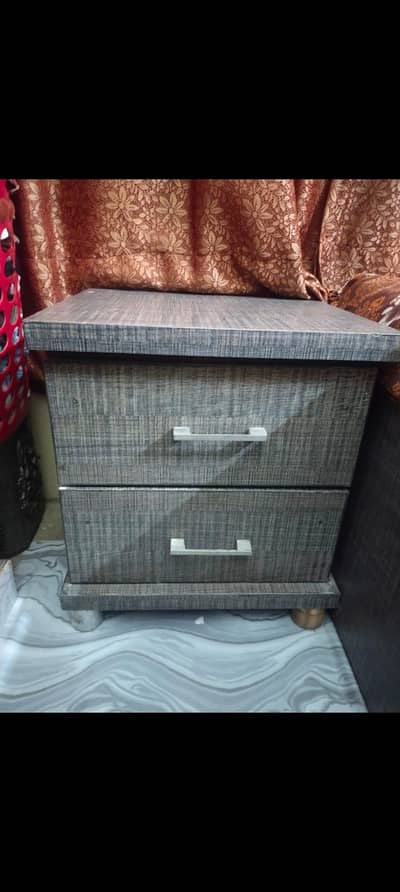 ye sid table 2 hai bilkul okays condition hai