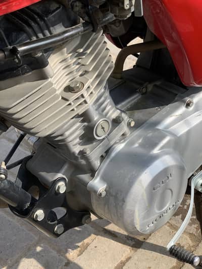 HONDA 125 BRAND NEW BIKE MY OWN NAME 1st owner HID NEW TIYRR NUT TO