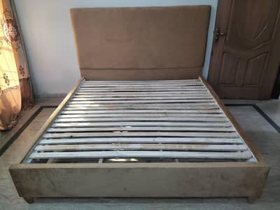 Poshish bed, Elegant design and sturdy structure, unused