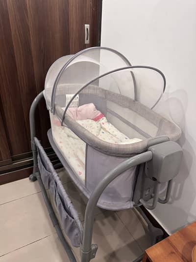 Used Mastela Deluxe 3 in 1 Bassinet
