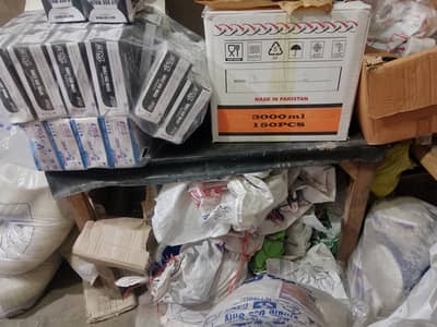 2 table ha 1 CHOTI h 4 fot 1 bari h 5 fot 2no sale krni