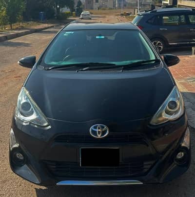 Toyota Aqua 2015 G – Fully Loaded