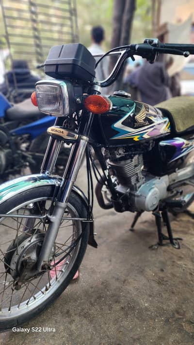 CG 125 Honda GOLDEN NUMBER [0005]