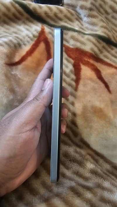 Vivo y22 in good condition 10/10 with original box and charger