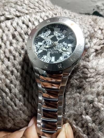 Men watch sapphire tiger