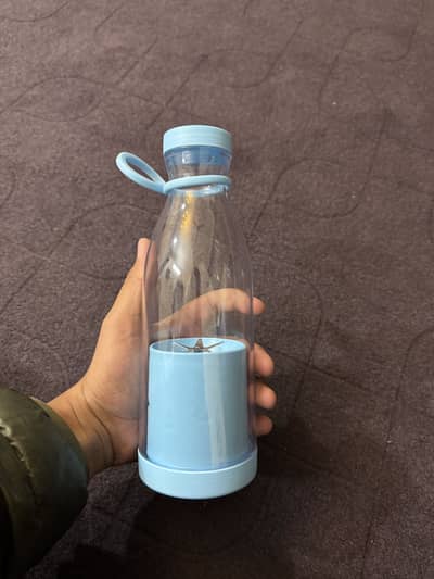 Portable juicer blender