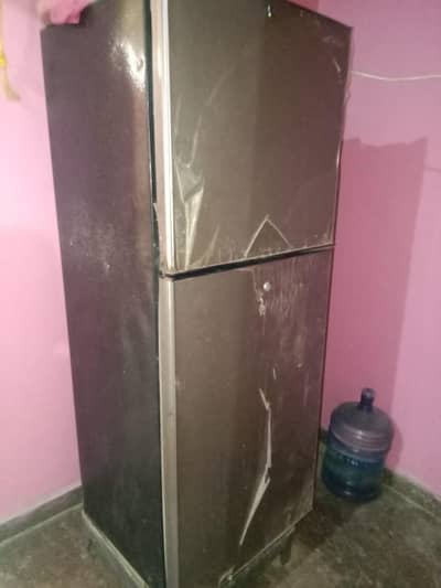 Waves Refrigerator 10 by 10 condition. . original Comprasor