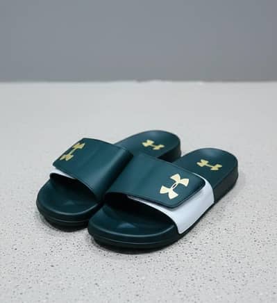 Under Armour Gold Logo Slippers