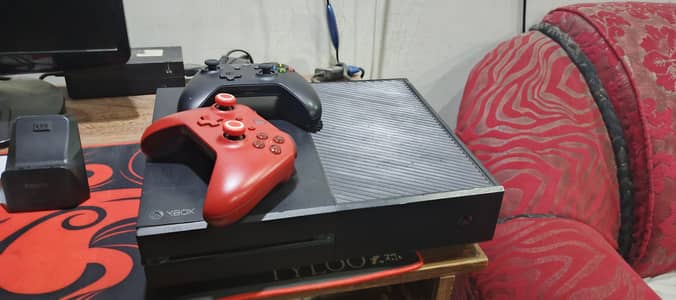 Xbox One With 3 Controllers
