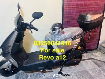 Revo A12 electric scooty 500km used 1000 wolt