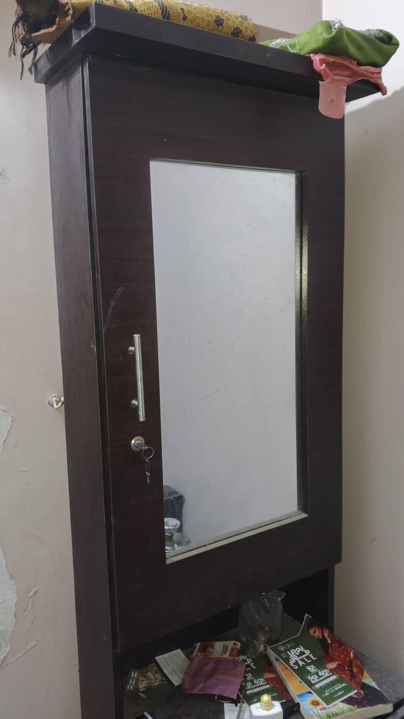 bed and dressing table 3