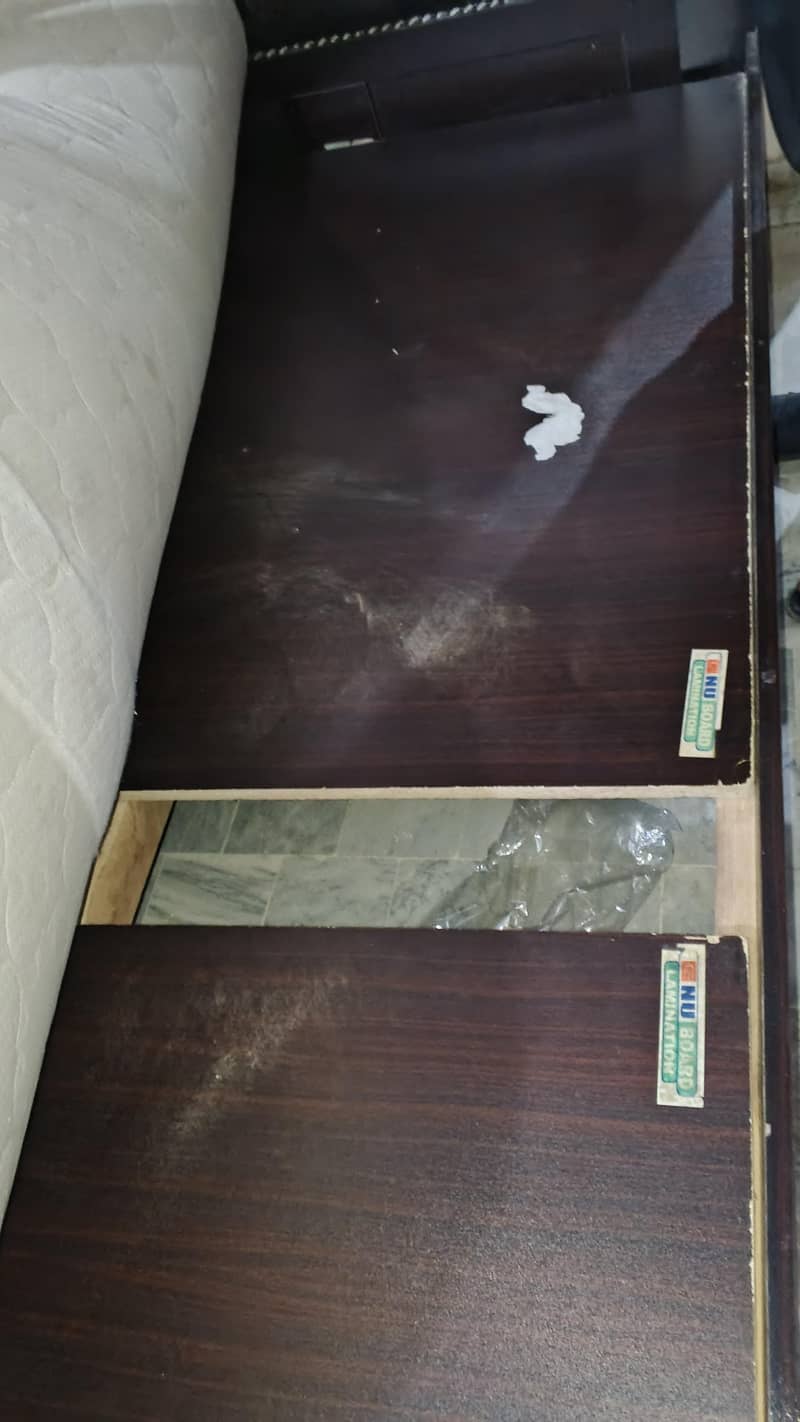 bed and dressing table 4