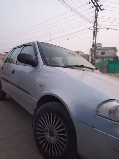 Bahir say shower hai aur andar say genuine alloy rim