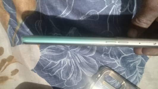 mobile phone in new condition 10/10 hai