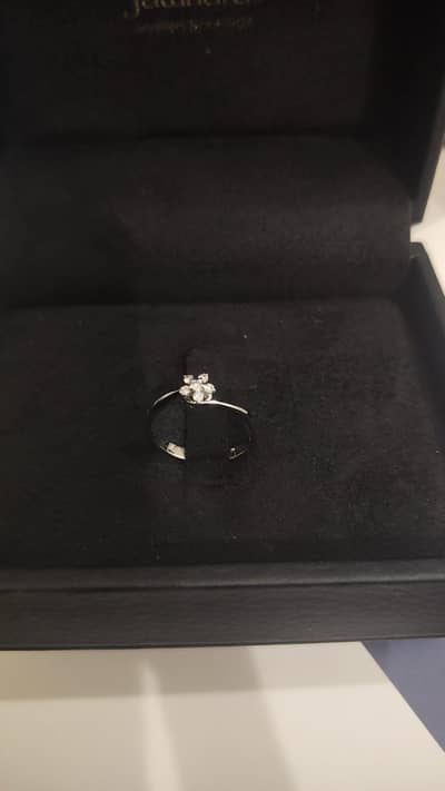Elegant Diamond Ring – Original Box & Receipt