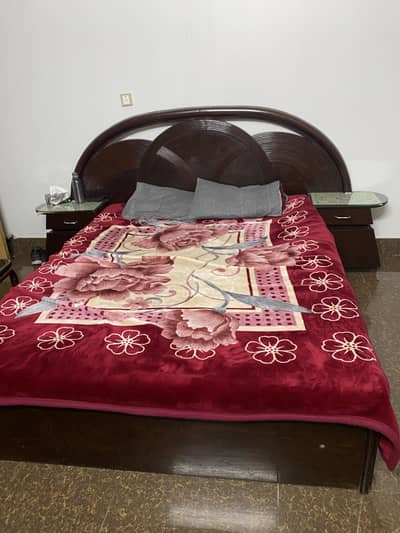 Pure wood bed set (sheesham)