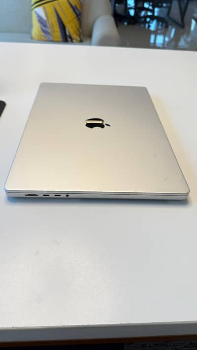 Macbook Pro M2 16 Inch 16/512