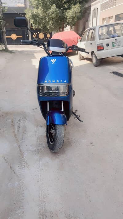 Zhong fa 1000wt electric scooty