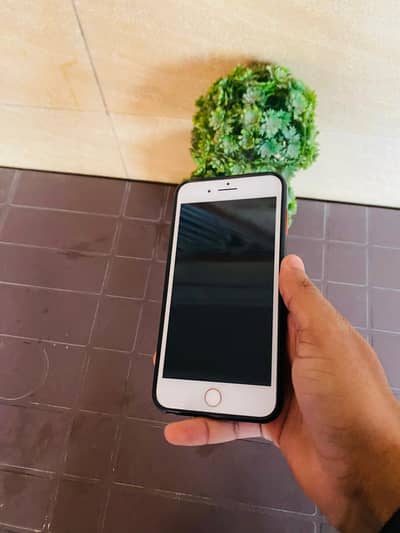 Apple iPhone 7 Plus In Lush Condition For Urgent Sale