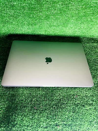 MacBook Pro i9 | 64Gb / 1TB – 16” | (2019) Condition 10/10