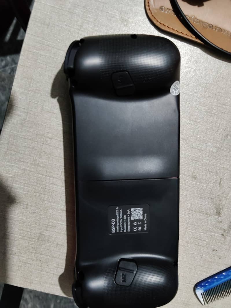 mobile gaming controller 1