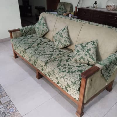 5 seater sofa set. sturdy. pure sheesham frame