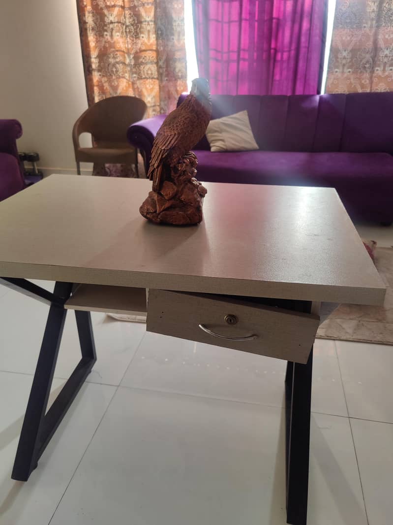 Office Table 0