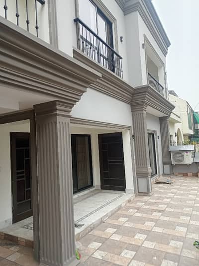 Gulberg B. N 10 Marla Upper Portion is available for Rent.