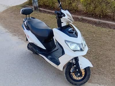 Ev scooty from Metro