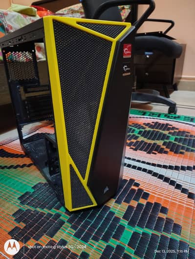 Corsair SPEC-04 ATX Gaming Case.