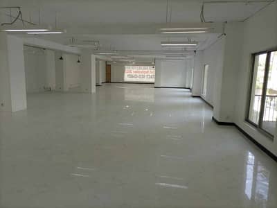 3000 Sqft Ground Floor hall Shop for Rent in Gulberg Very Hot Location for Office ,Pharmacy , Food Point, Saloon, Clinic, Grocery Store