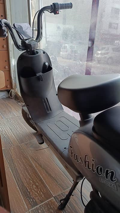 (Negotiable) urgent selling Kids scooty