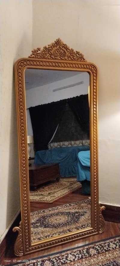 wall mirror