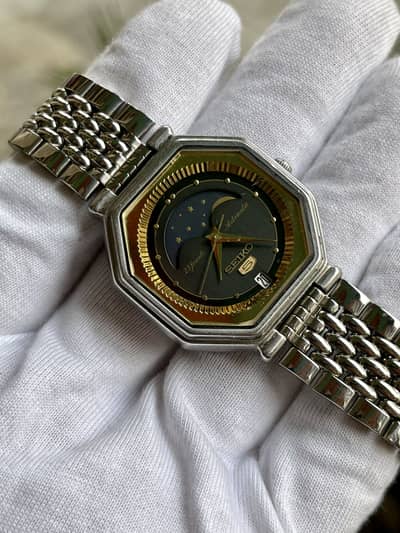 Seiko Seiko 5 Automatic Octagonal Day/Night Vintage Watch (25 Jewels)