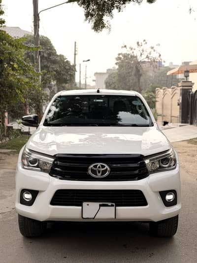 Toyota revo v 2.8 2018