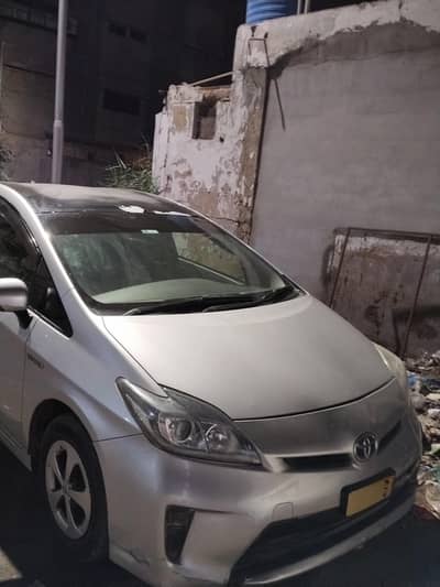 Toyota Prius 1.8cc / 12 model 15 register s touring