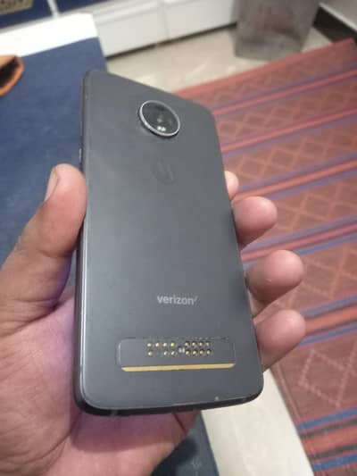 moto z4 4gb ram 128gb memory