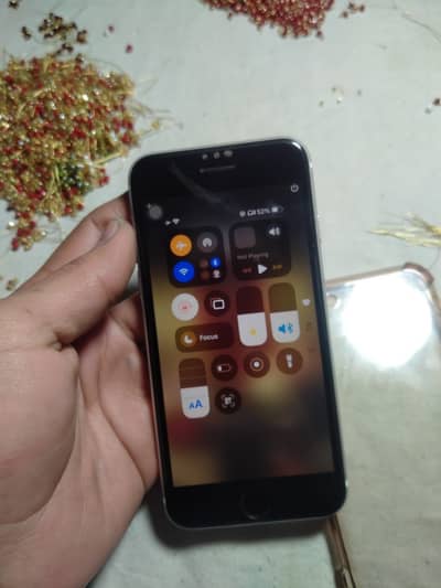 iPhone se2020 with box and charger