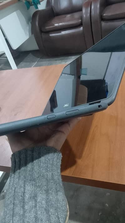 Dell 3190 laptop for sell