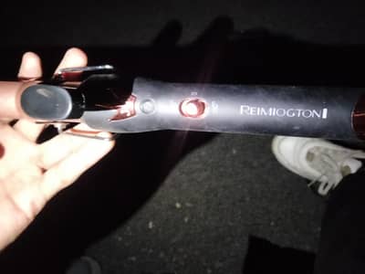 Two curling iron Remington brand new condition