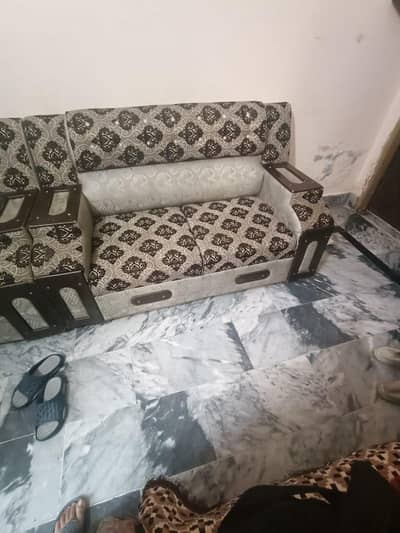 Luxury 6-Seater Sofa Set (3+2+1) – Comfortable & Stylish Damask Design