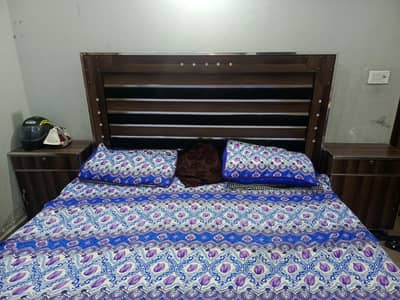 bed set for sale used only 7 to 8 months