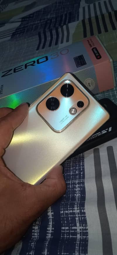 Infinix zero 30 10/10 condition 8/256
