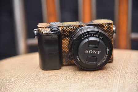 Sony a6400 (body+kit lense)